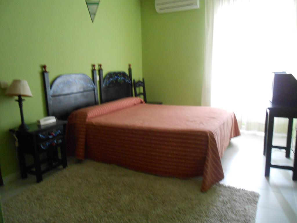 Hostal Burgos Torrecaballeros Extérieur photo