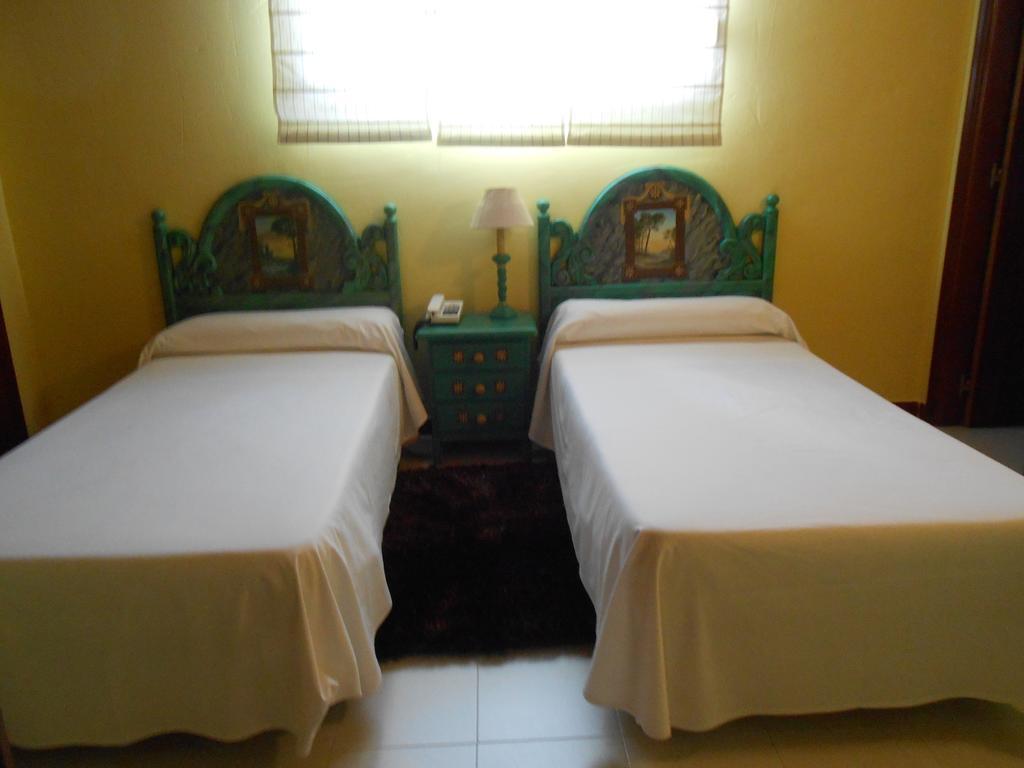Hostal Burgos Torrecaballeros Extérieur photo
